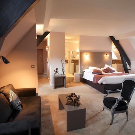 Hotel Chateau De La Barbiniere Saint Laurent sur Sevre Bagian luar foto