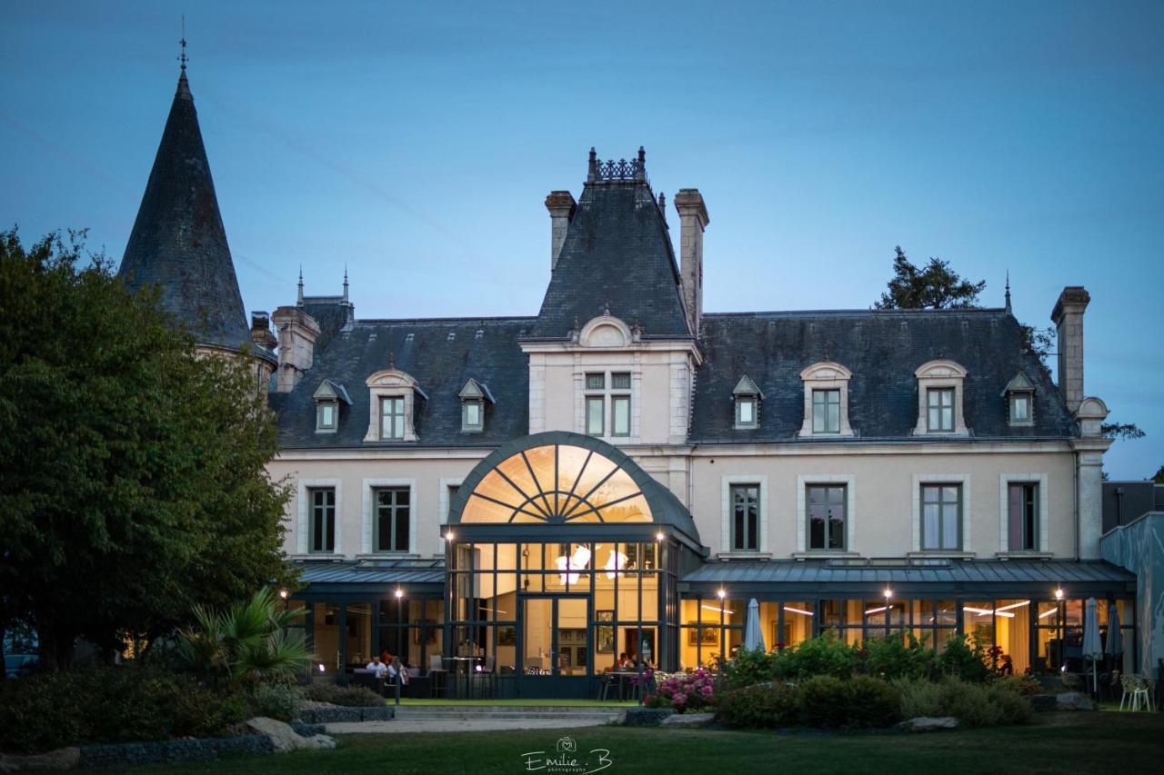 Hotel Chateau De La Barbiniere Saint Laurent sur Sevre Bagian luar foto