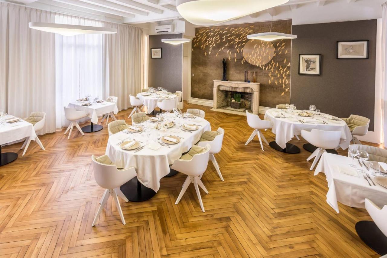 Hotel Chateau De La Barbiniere Saint Laurent sur Sevre Bagian luar foto