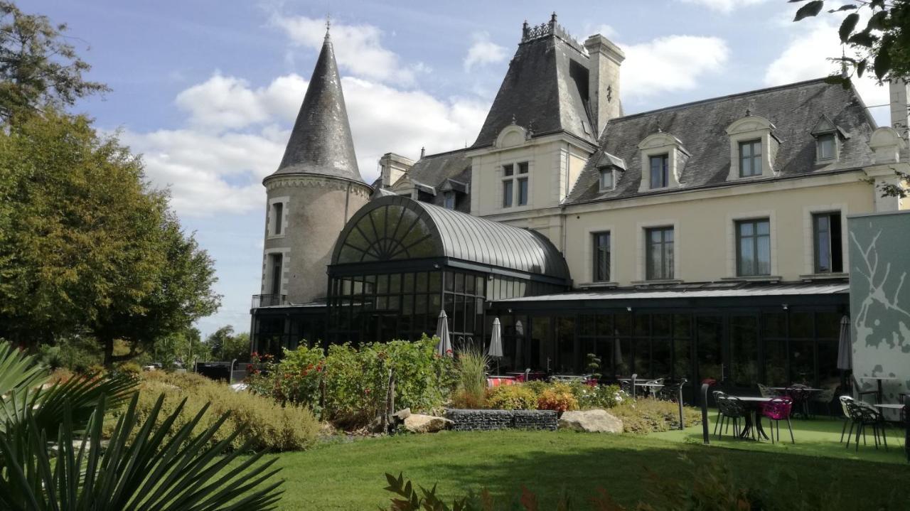 Hotel Chateau De La Barbiniere Saint Laurent sur Sevre Bagian luar foto