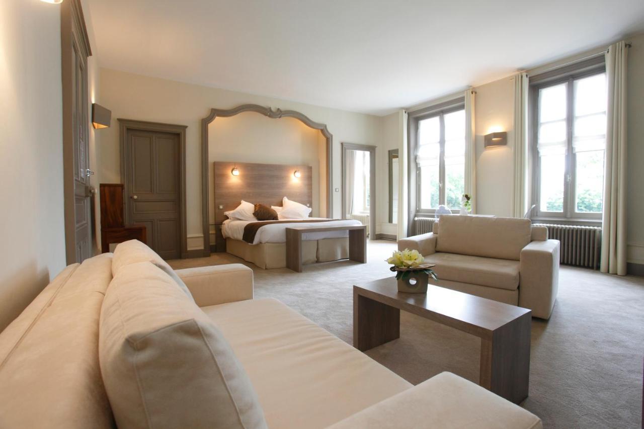 Hotel Chateau De La Barbiniere Saint Laurent sur Sevre Bagian luar foto