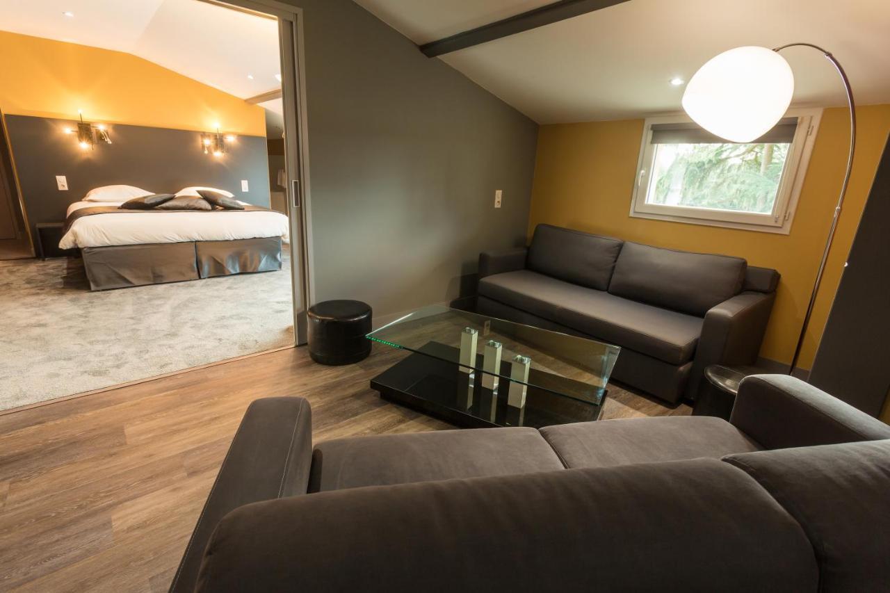 Hotel Chateau De La Barbiniere Saint Laurent sur Sevre Bagian luar foto