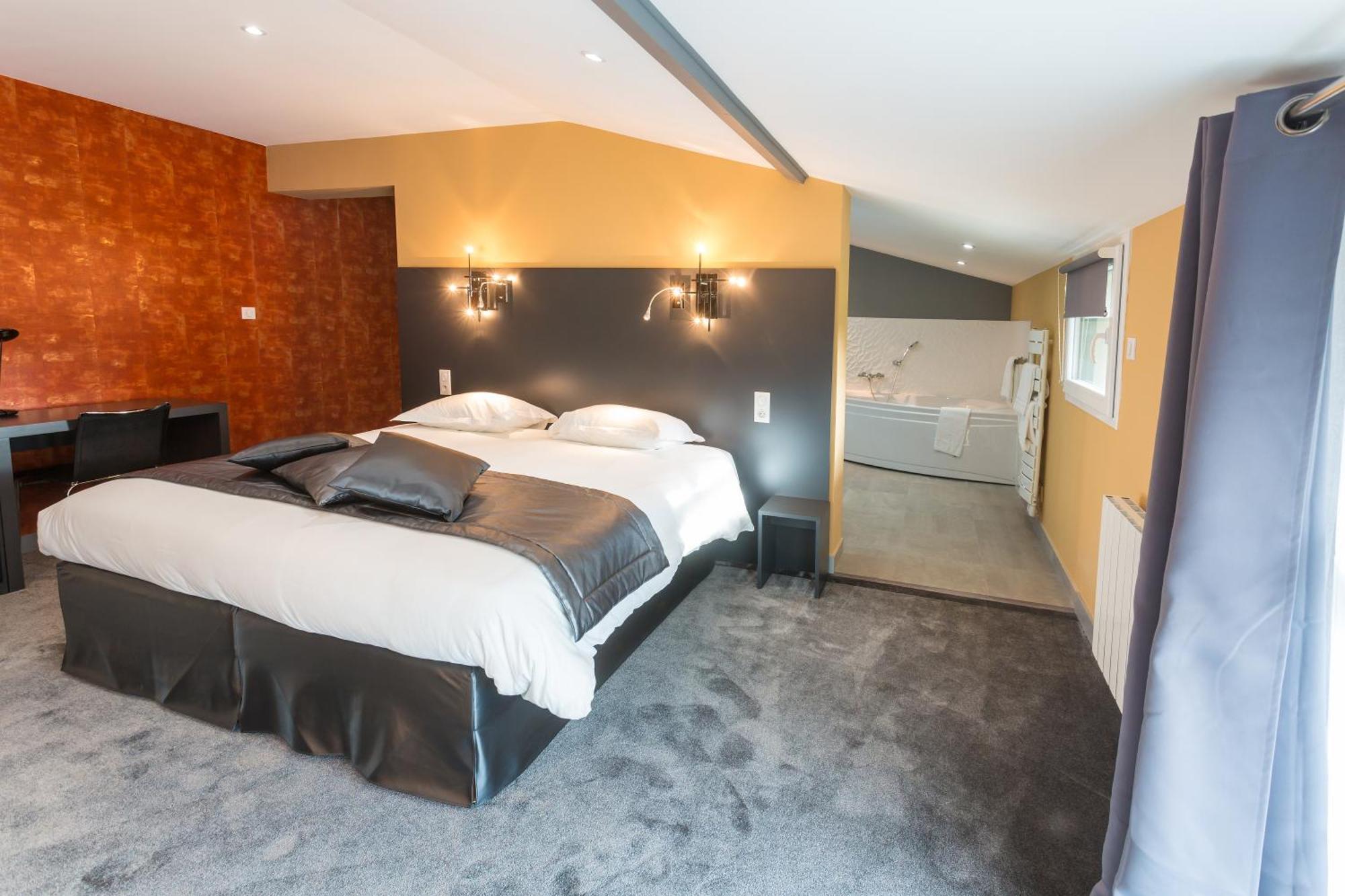 Hotel Chateau De La Barbiniere Saint Laurent sur Sevre Bagian luar foto