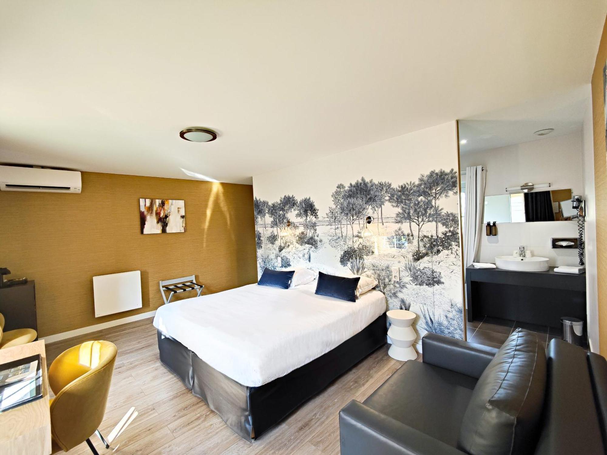 Hotel Chateau De La Barbiniere Saint Laurent sur Sevre Bagian luar foto