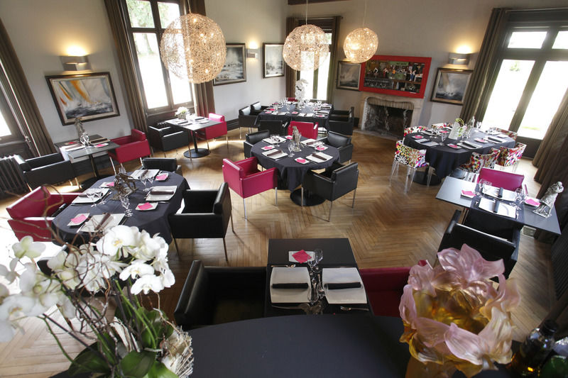 Hotel Chateau De La Barbiniere Saint Laurent sur Sevre Bagian luar foto