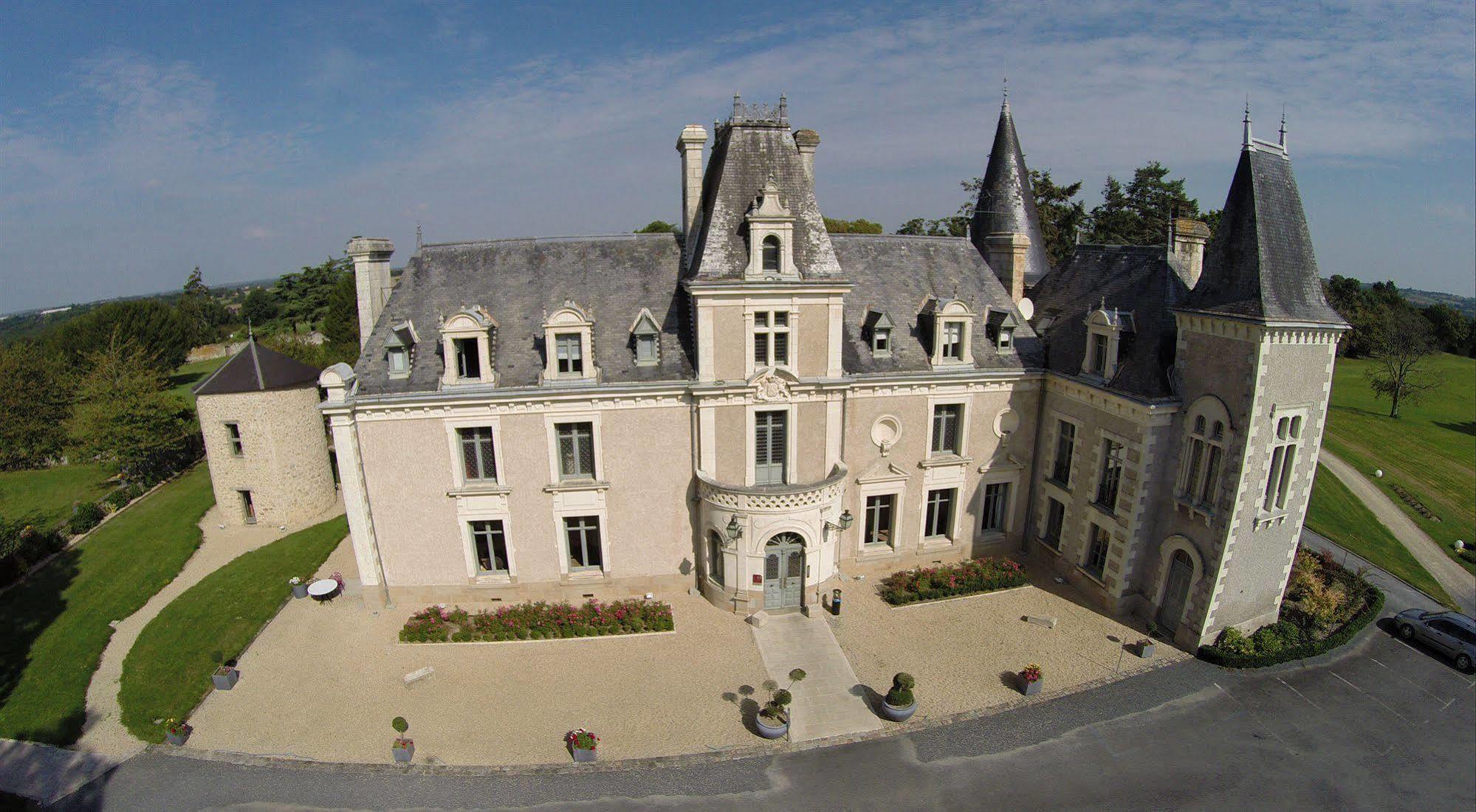 Hotel Chateau De La Barbiniere Saint Laurent sur Sevre Bagian luar foto