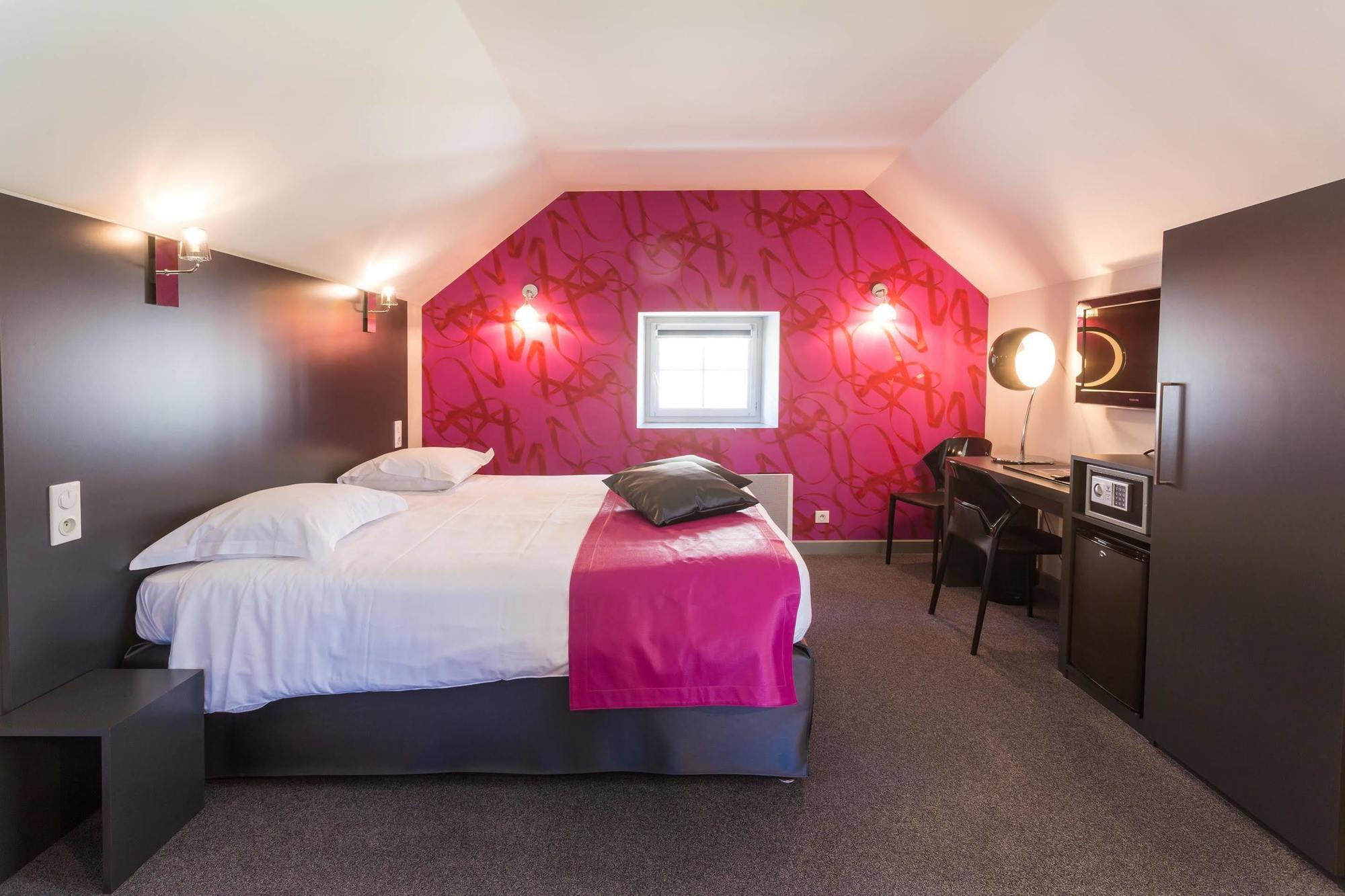 Hotel Chateau De La Barbiniere Saint Laurent sur Sevre Bagian luar foto